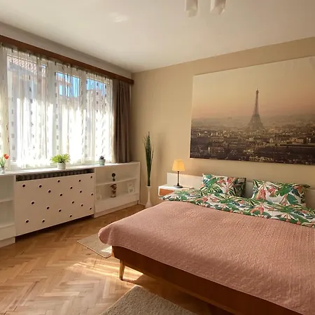 Апартаменты Lovely In The Heart Of
